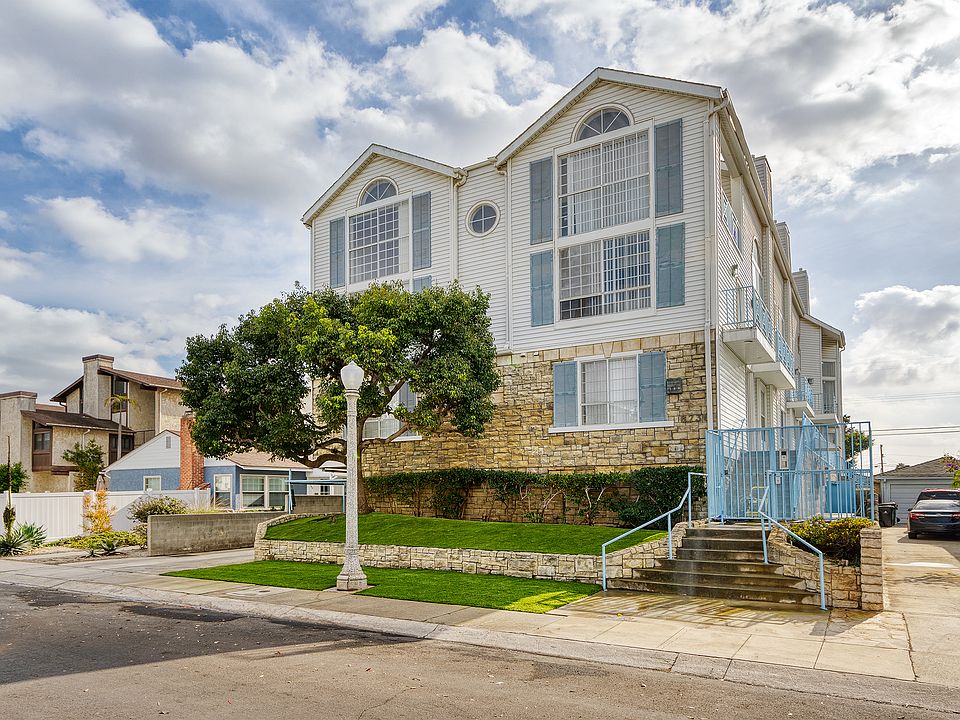 6730 West 86th Place. Street View