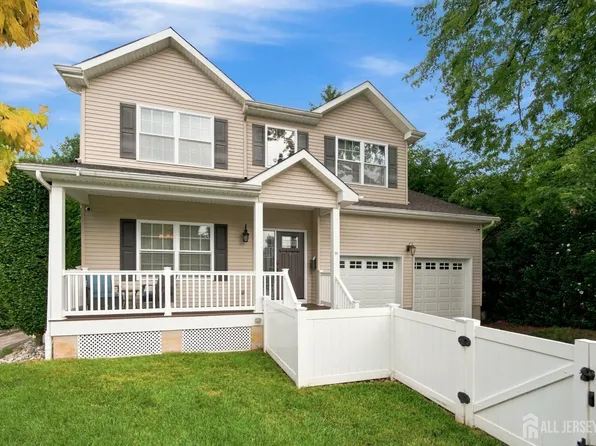 18 Kendall Rd, East Brunswick, NJ 08816