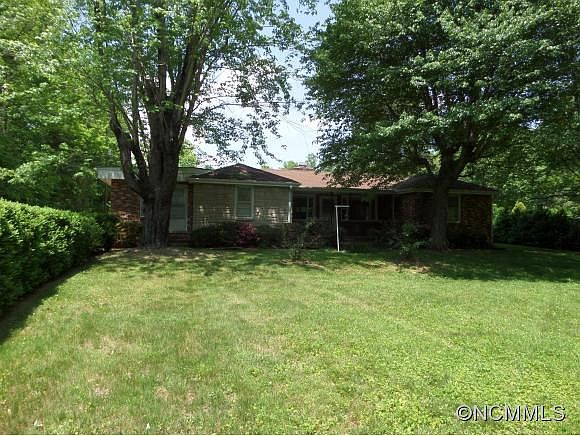 1st image of 113 Oakdale Dr