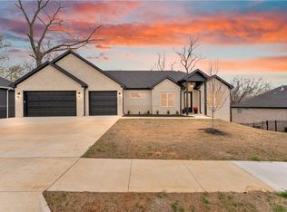 1421 Lee St, Pea Ridge, AR 72751