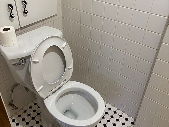 2nd image of 609 N Raynor Ave #1