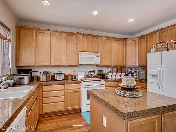 5th image of 9053 Spinning Wheel Ave