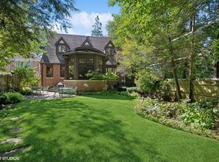 154 Maple Ave, Wilmette, IL 60091