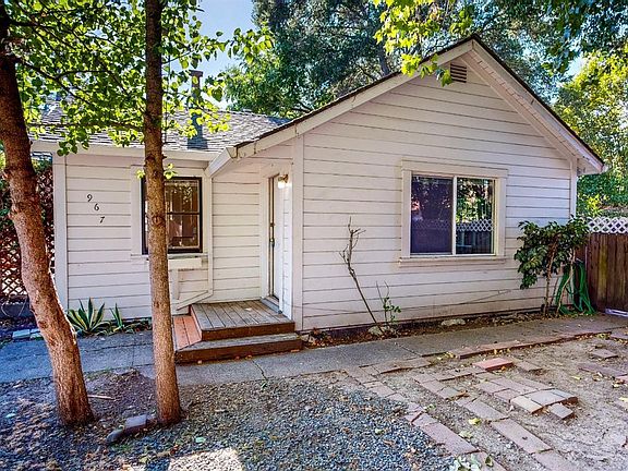 3rd image of 961 Burbank Avenue