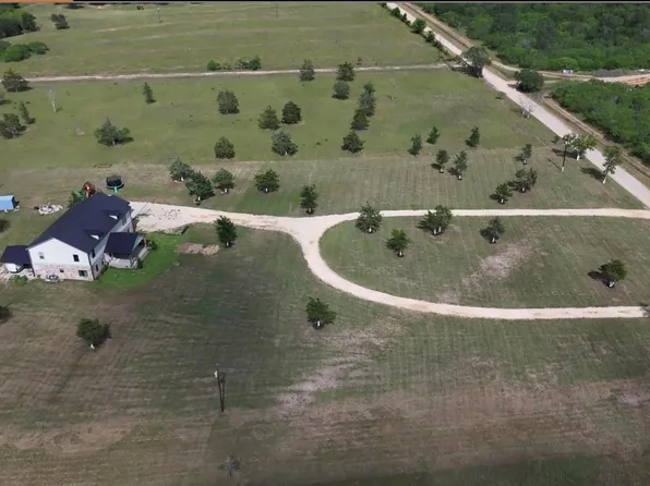 626 Sparta Field Rd, Waelder, TX 78959