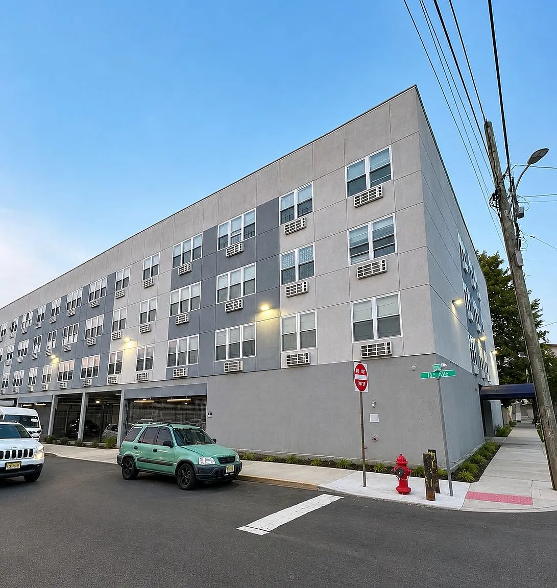 2 bed, $1,931 — Photo 1