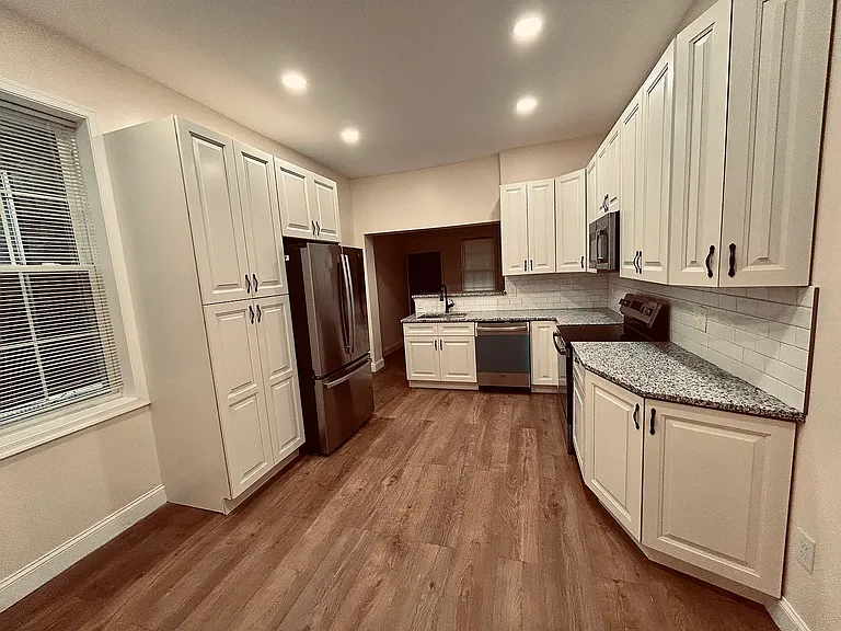 2810 Frankford Ave — Photo 8