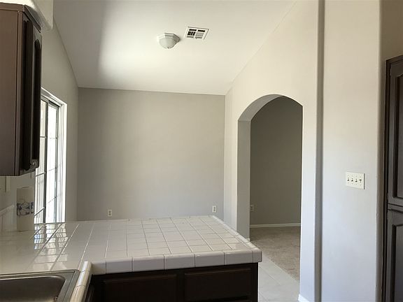 4th image of 1083 N Deconcini Ave