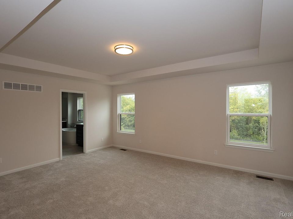 61904 Hevel Ln, photo 13
