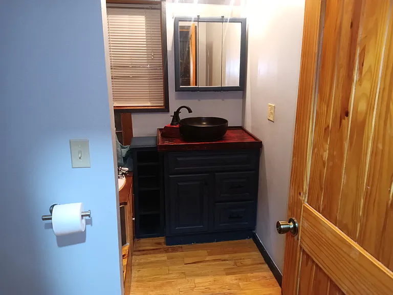 Main bathroom