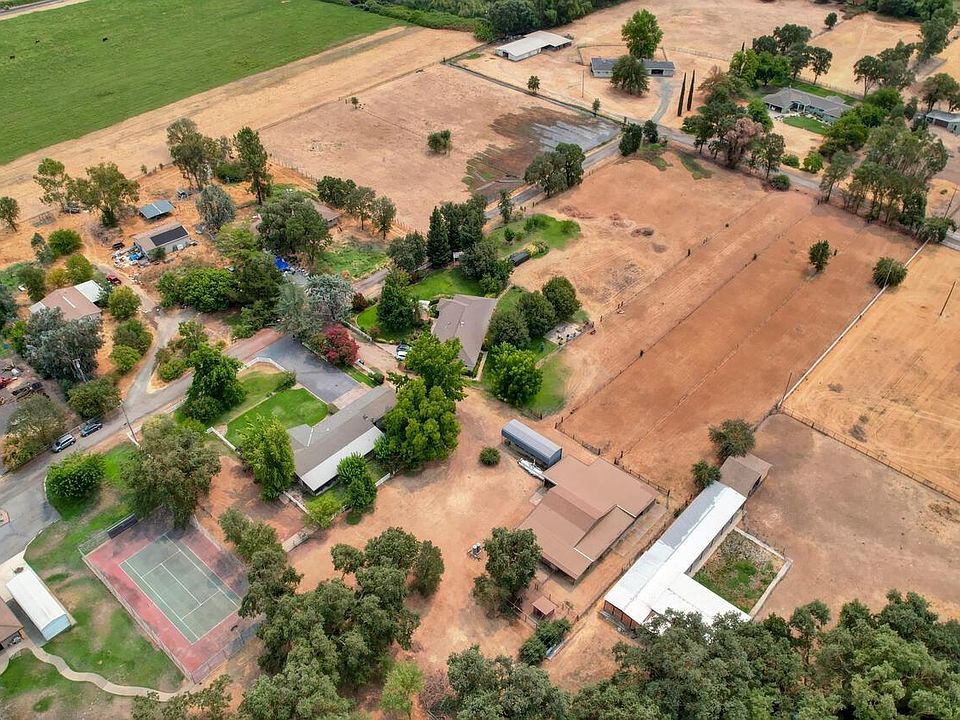 2nd image of 8768 Live Oak Rd