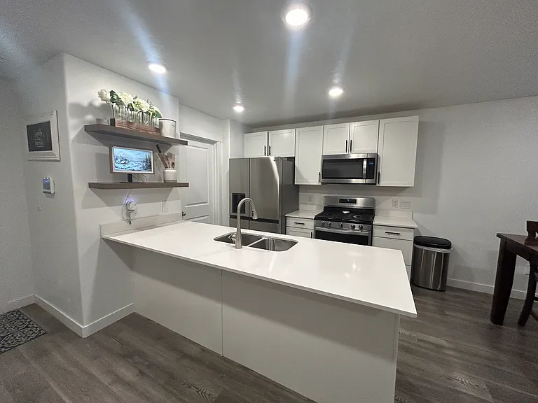 3908 W Orinda Dr — Photo 1