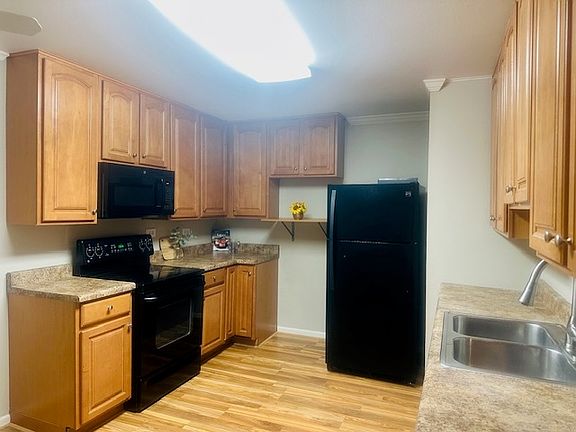 3rd image of 940 Beau Dr Unit 111