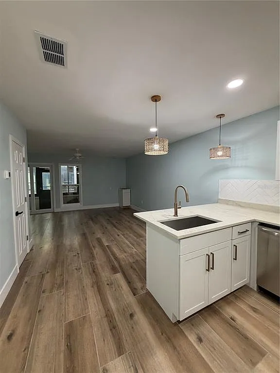 2 bed, 1.0 bath, 750 sqft, $2,300 — Photo 4