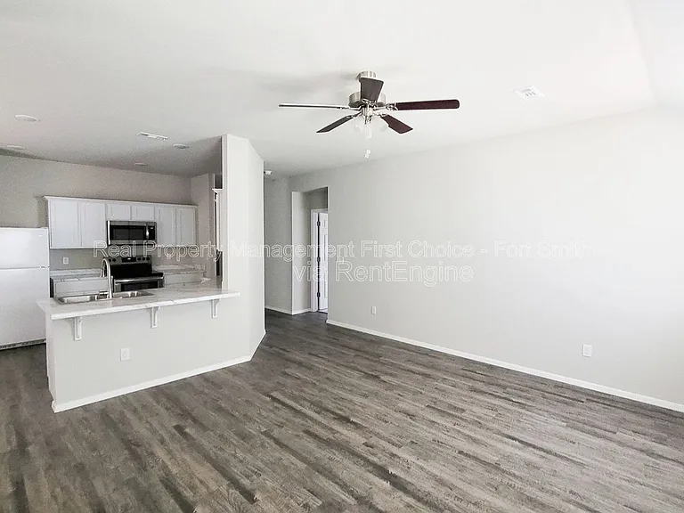 8218 Melody Ln — Photo 15
