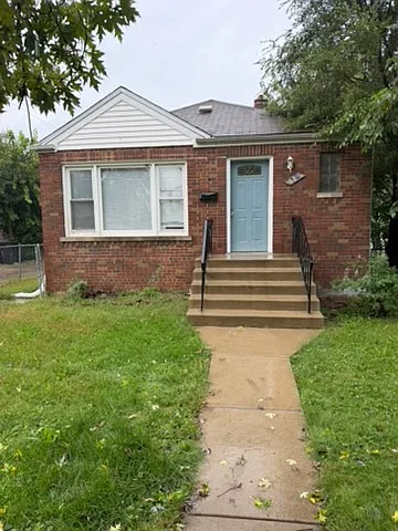 5 bed, 1.5 bath, 1500 sqft, $2,000 — Photo 3