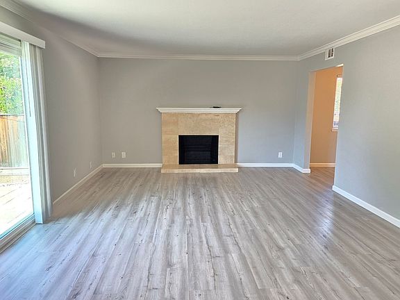 5th image of 1431 Bryan Ave