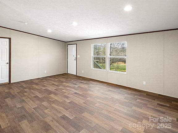 5th image of 172 Peaceful Hill Dr