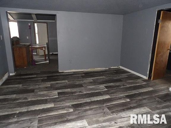 2nd image of 119 Railroad St