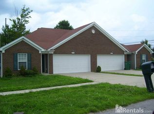 104 Clover Ct, Radcliff, KY 40160
