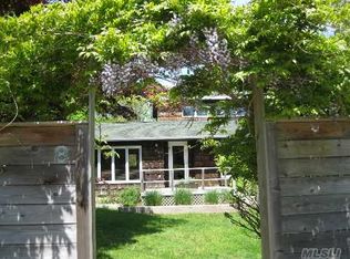 8 W Thomas St, Shelter Island, NY 11964