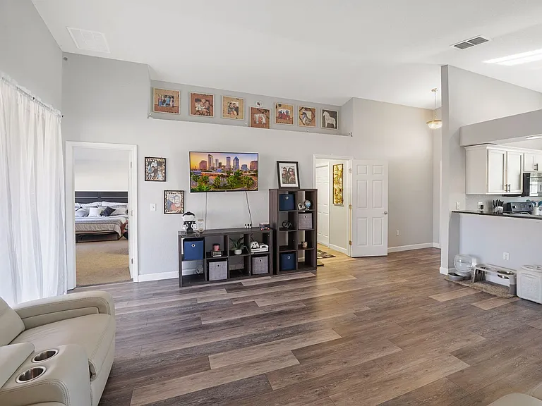 518 Highland Meadows St — Photo 14