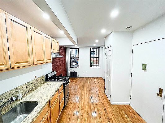 1st image of 153 A Ave #13
