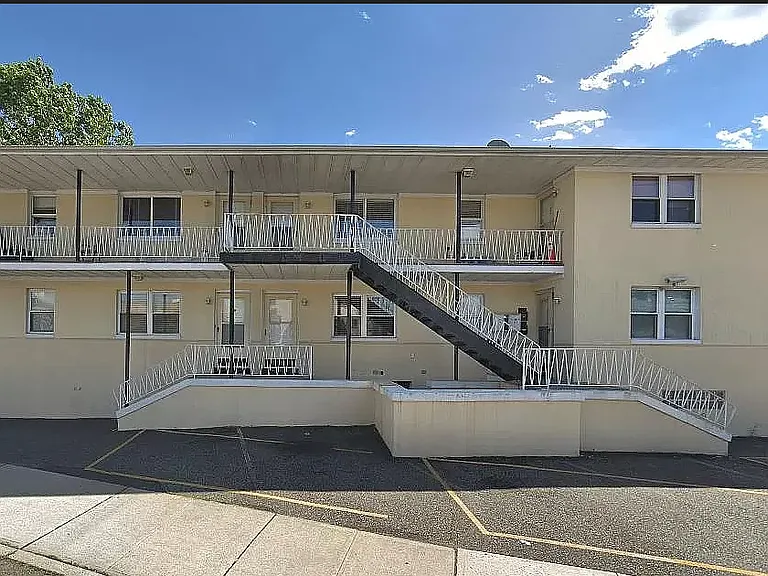 282 Main St #4 — Photo 2