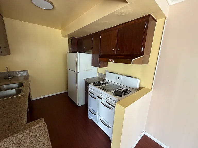 1221 S Sherbourne Dr #2 — Photo 7