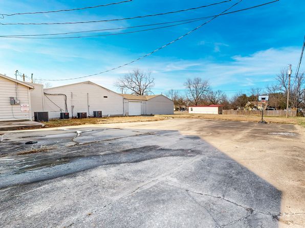 409 W Main St, Whitesboro, TX