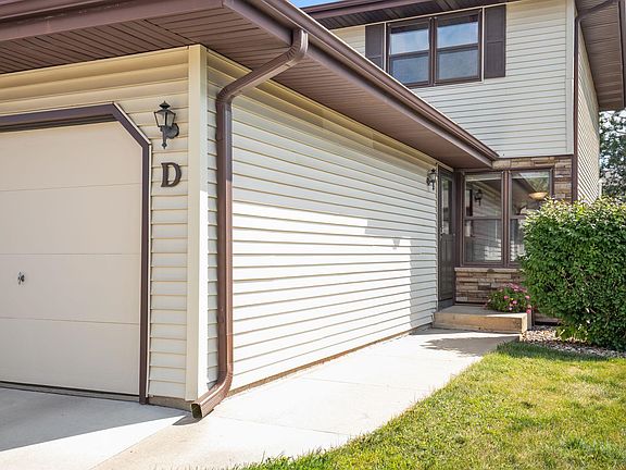 2nd image of 800 S Westhaven Pl Unit D