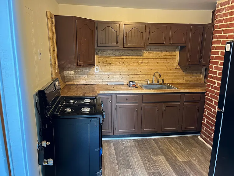 11 Hazel St #2 — Photo 8