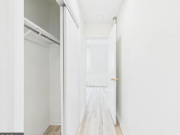 143 N 21st St #1R — Photo 7