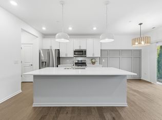 2666 Martini St, Mundelein, IL 60060