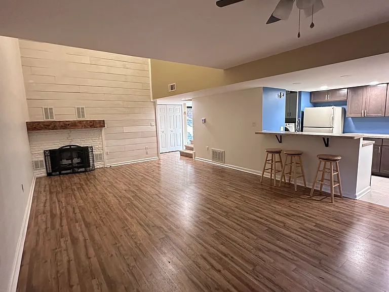 619 Cedar Ridge Ln — Photo 2