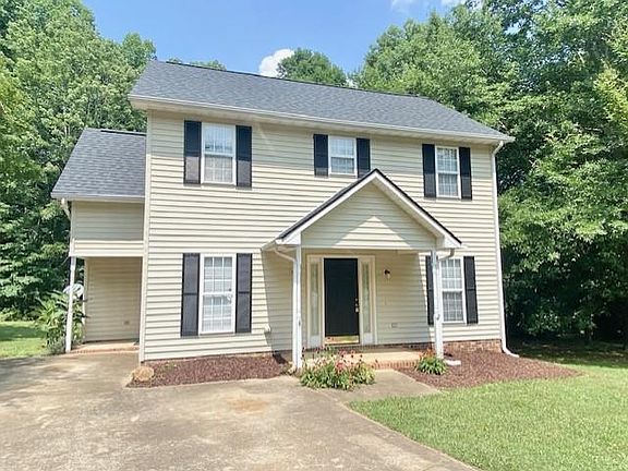 2nd image of 2102 Magnolia Ln