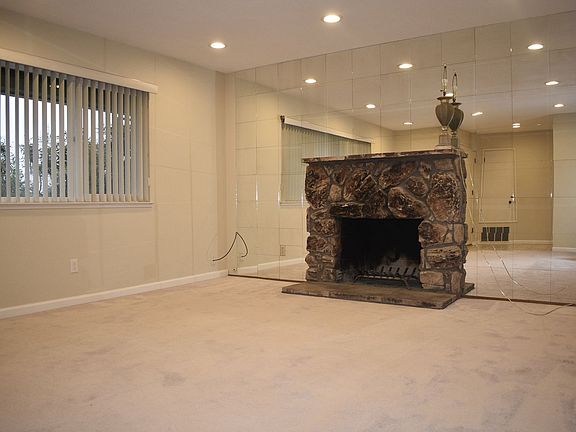 3rd image of 3921 Smithfield Way