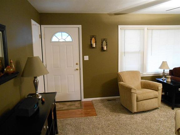 4th image of 156 Cole Dr