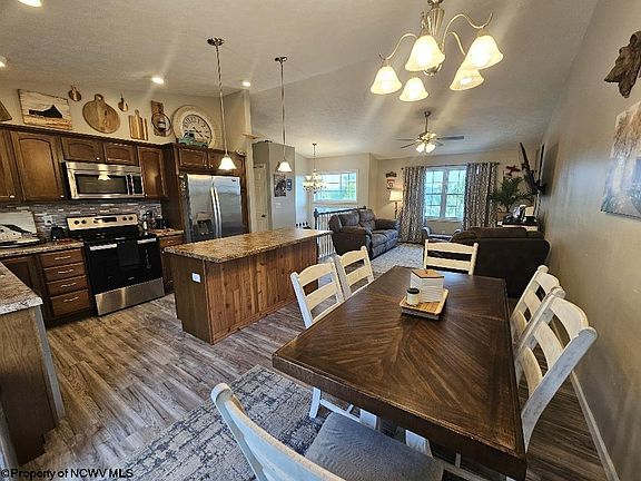 5th image of 137 Ashbury Ln