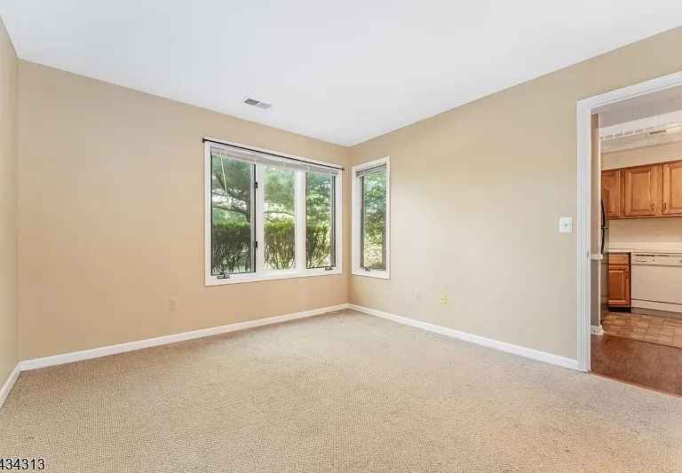 13 Augusta Dr — Photo 11