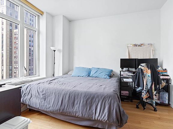 4th image of 325 5th Ave APT 21B