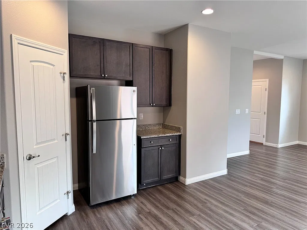 4 bed, 2.5 bath, 1599 sqft, $2,145 — Photo 4