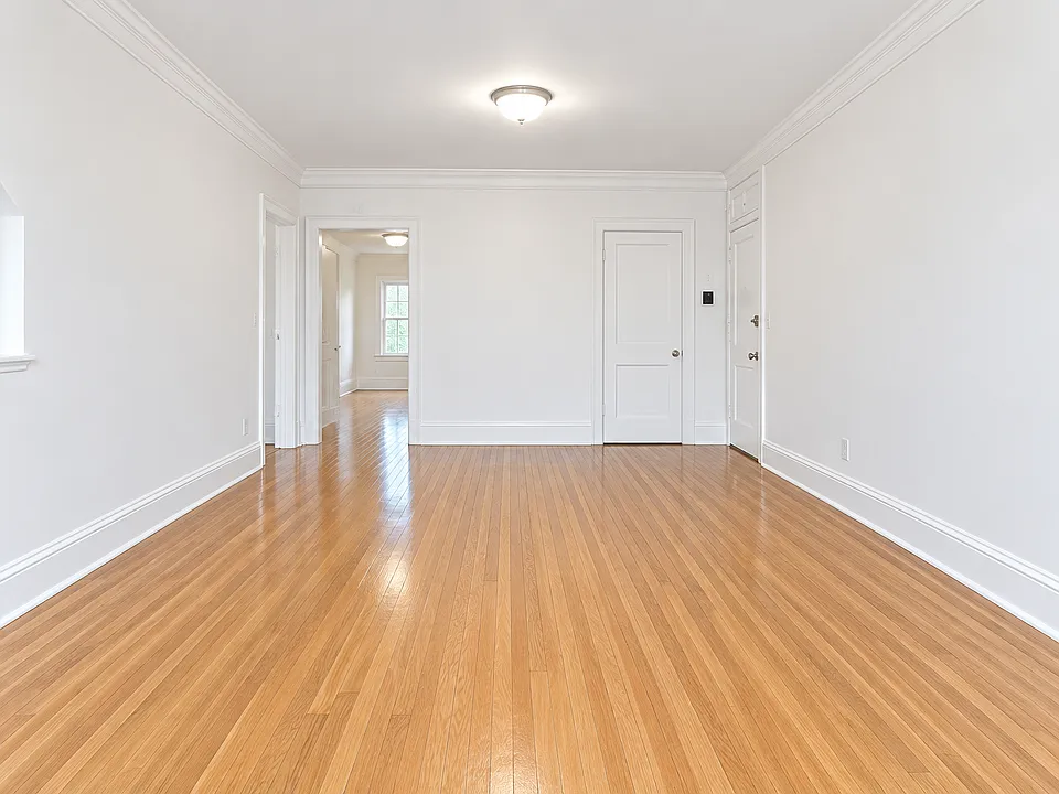 233 W Dayton Ave
