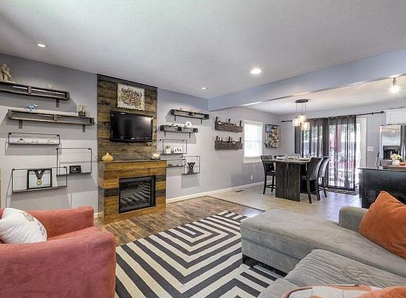 5th image of 6644 Larsen Ln
