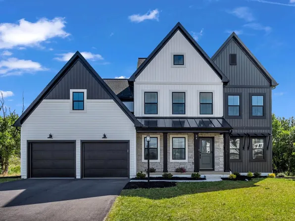 24 Country Side Dr, Carlisle, PA 17013