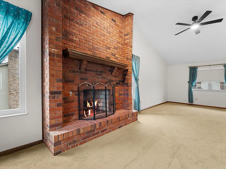 1017 Woodleaf Dr — Photo 24
