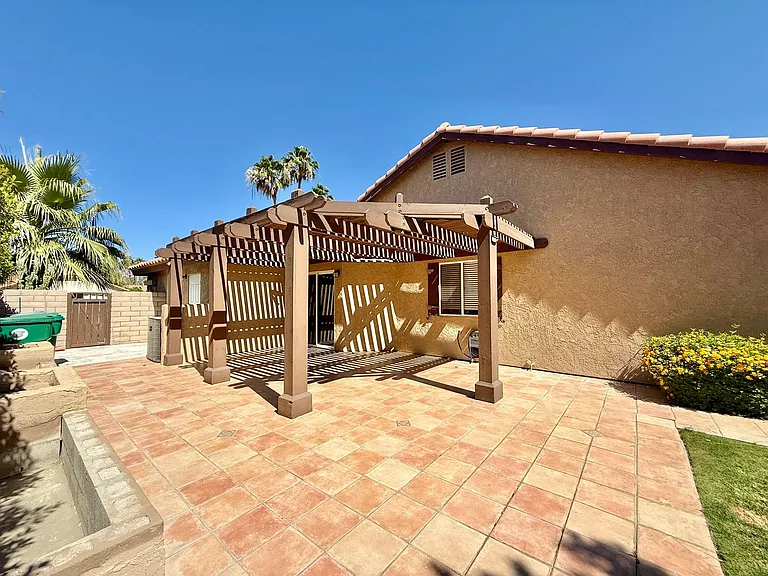 39850 Regency Way — Photo 21