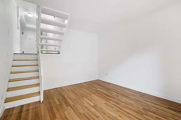 Rented by Halstead Real Estate | media 28