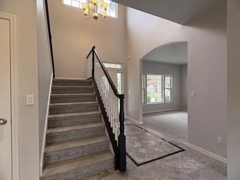 12633 W Roseglen Ct — Photo 10