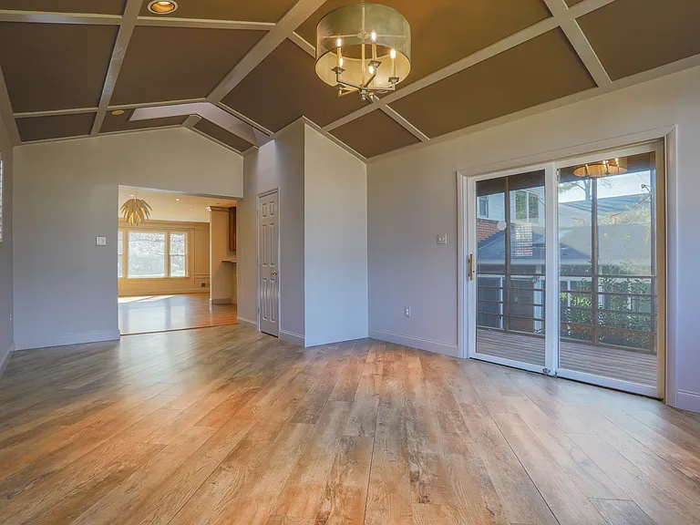 10306 Fleming Ave — Photo 12